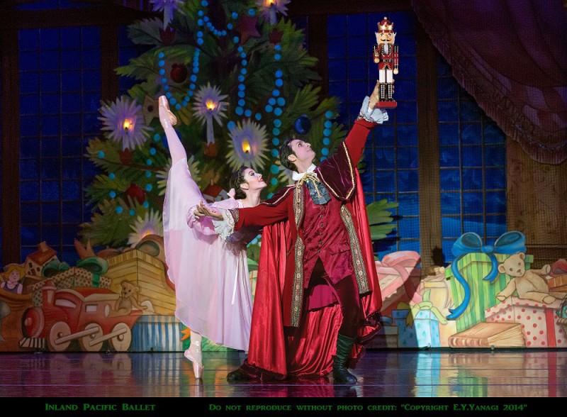 Clara and Drosselmeyer1